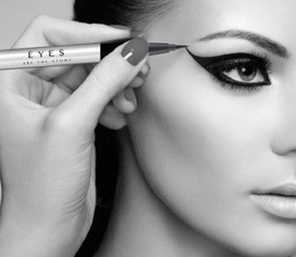 Makeup Tips for Sensitive Skin: Top Products for Dry Eyes